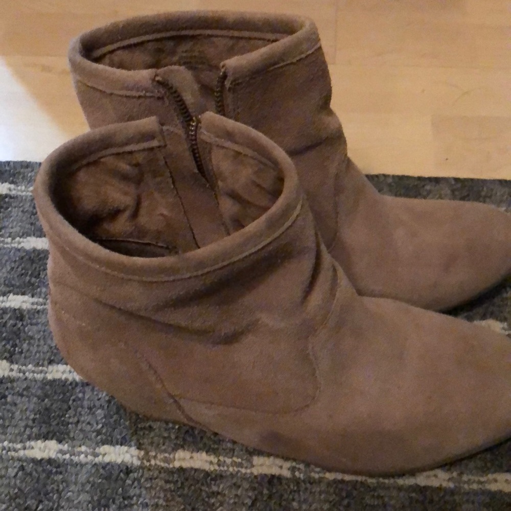 Minnetonka Wedge